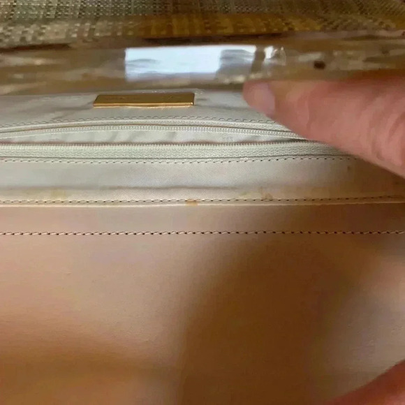 adrienne vittadini structured woven handbag w/horn - Picture 6 of 6